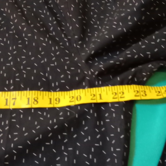 H&M BLACK WITH WHITE PRINT BUTTON SHIRT, SLIM FIT SIZE LARGE - Picture 4 of 8